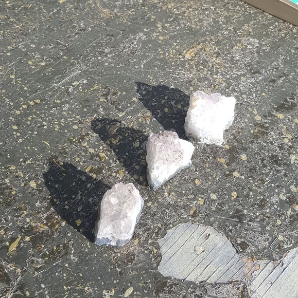 Amethyst Raw Crystal Geode - Picture 4 of 4